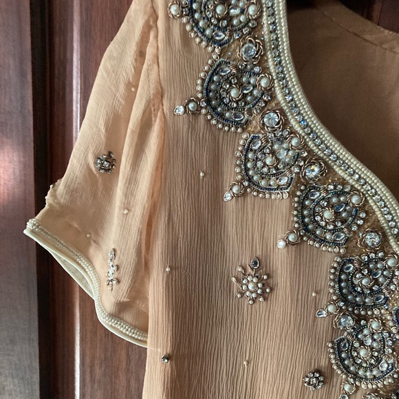 Pakistani designer chiffon kameez (shirt) embroidered with beads and pearlwork - Picture 4 of 14